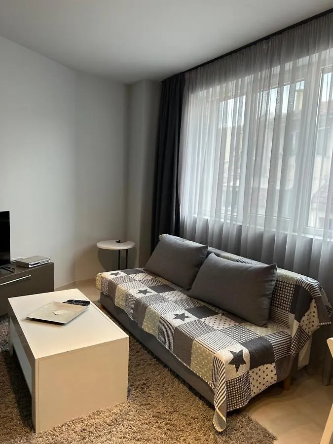 Апартамент Лили Apartment Varna